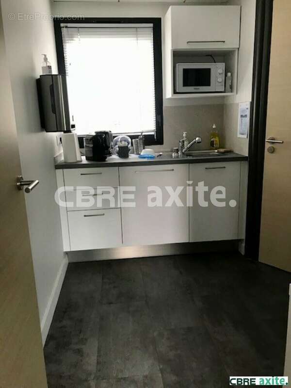 Commerce 765 m² à Meylan  - photo 4