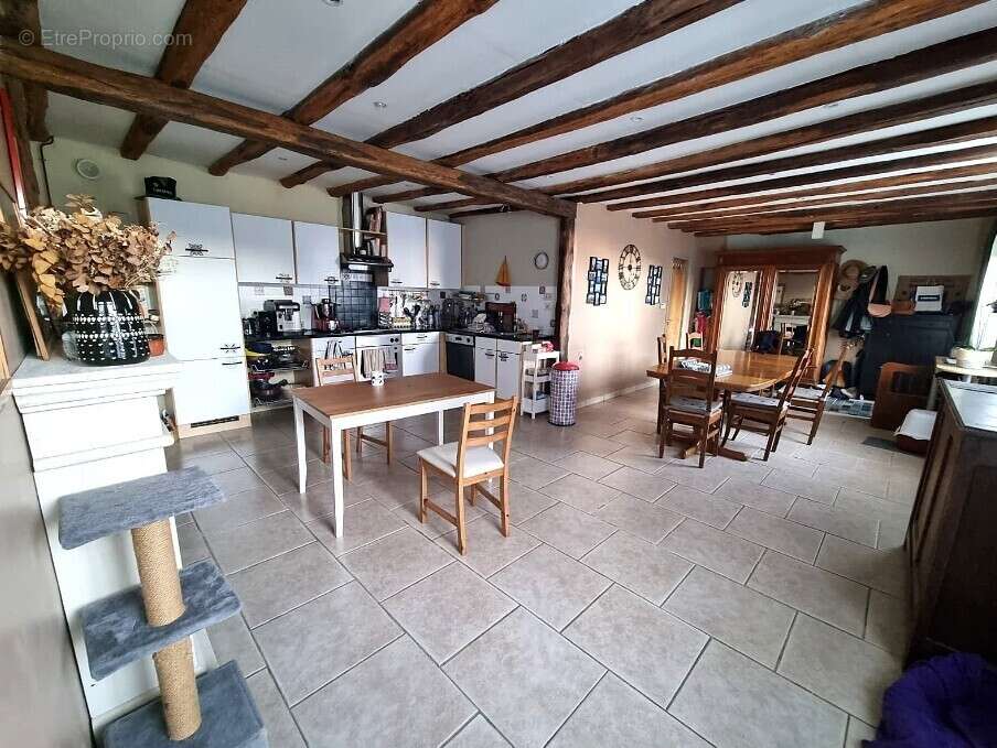 Maison à THEVET-SAINT-JULIEN