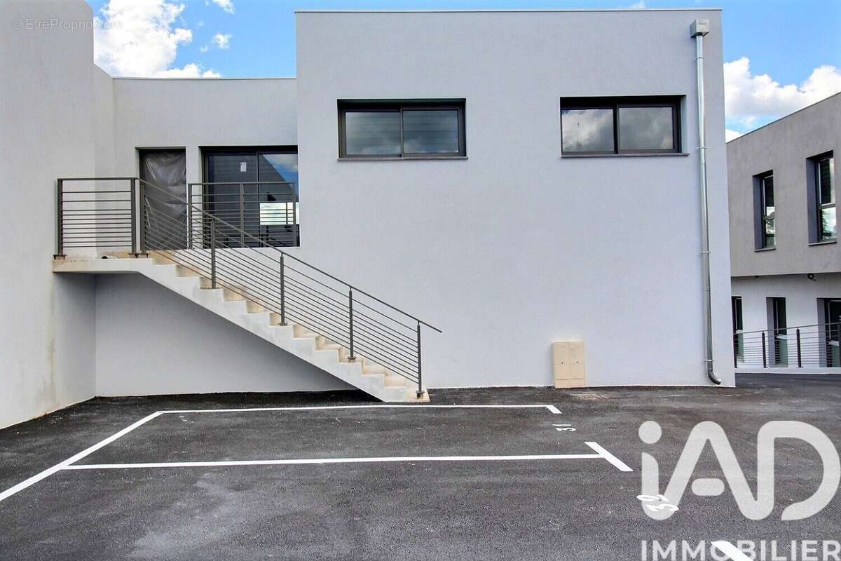 Photo 2 - Appartement à SAINT-MAXIMIN-LA-SAINTE-BAUME
