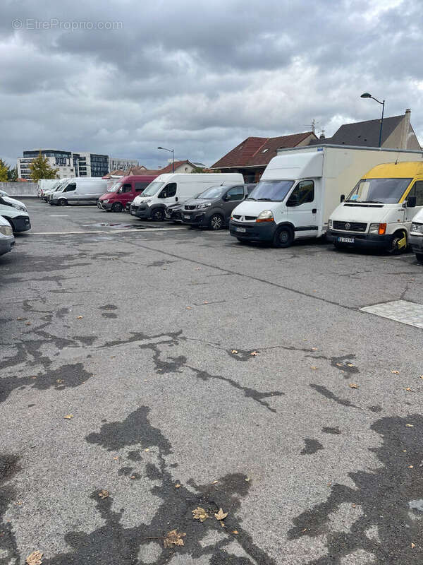 Parking à PANTIN