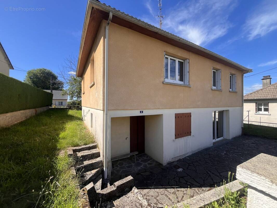 Maison à MAURIAC