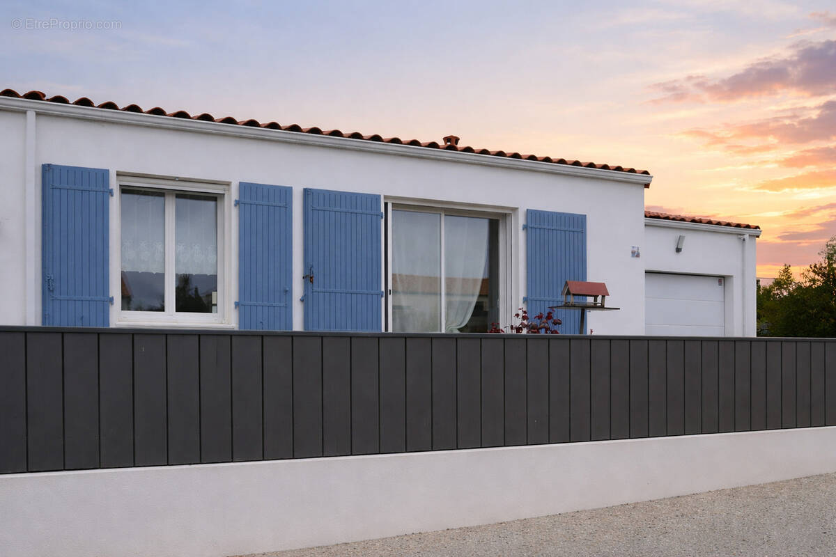 Maison à VAUX-SUR-MER