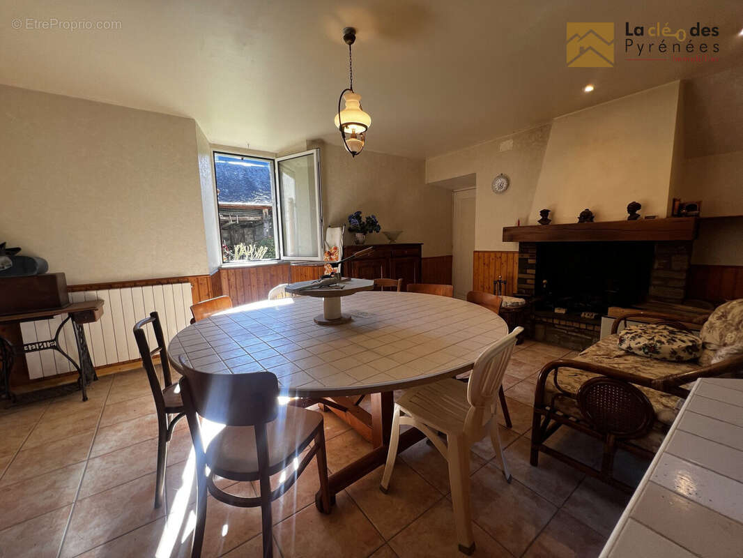 Maison à BAZUS-AURE