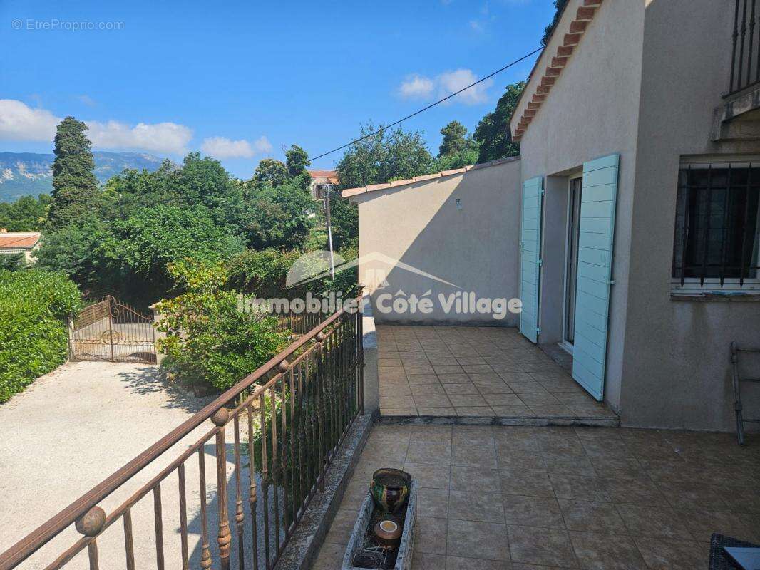 Maison à BERRE-LES-ALPES