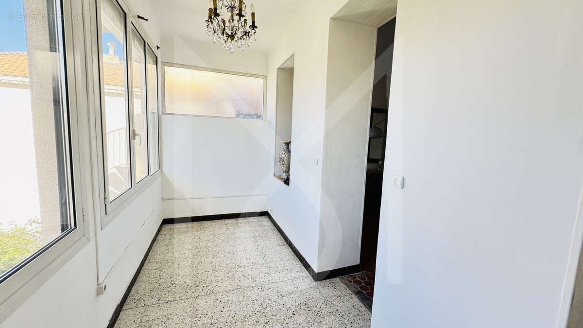 Appartement à MARSEILLE-4E