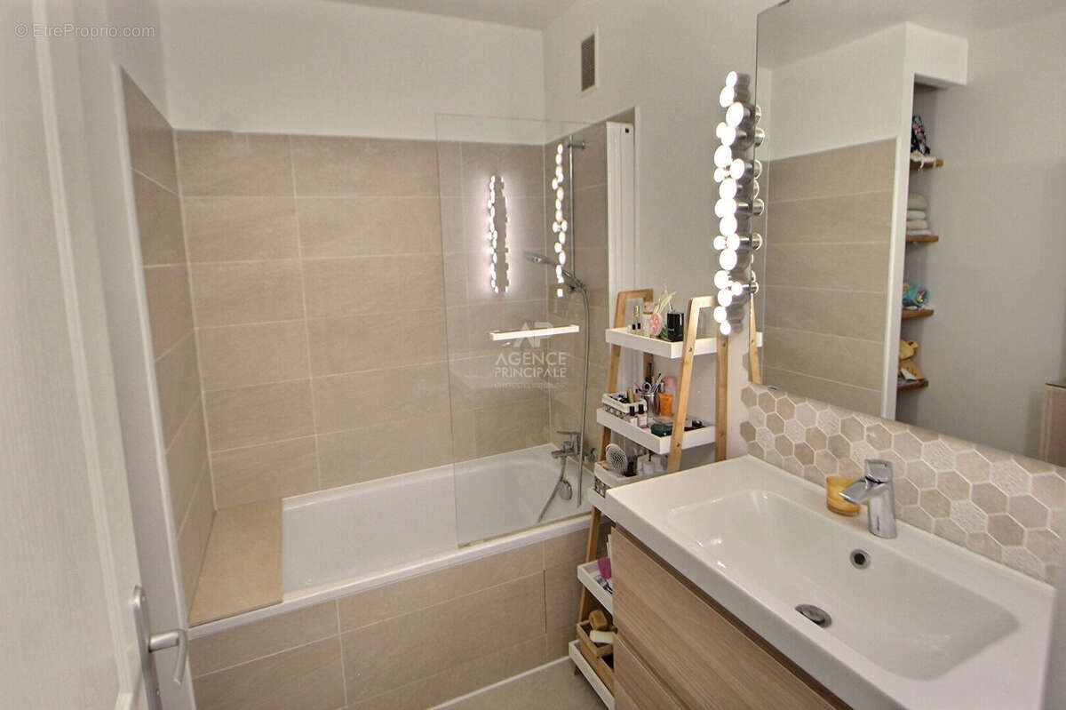 Appartement à VERNEUIL-SUR-SEINE