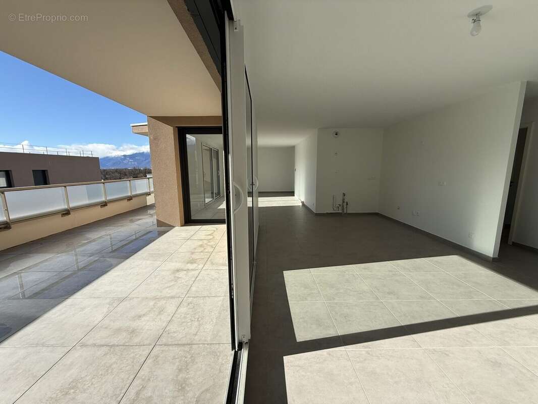 Appartement à MEYLAN