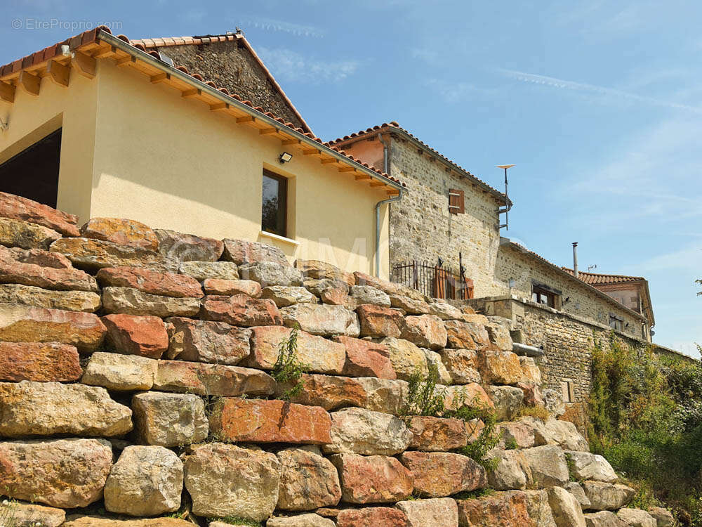 Maison à CHARROUX