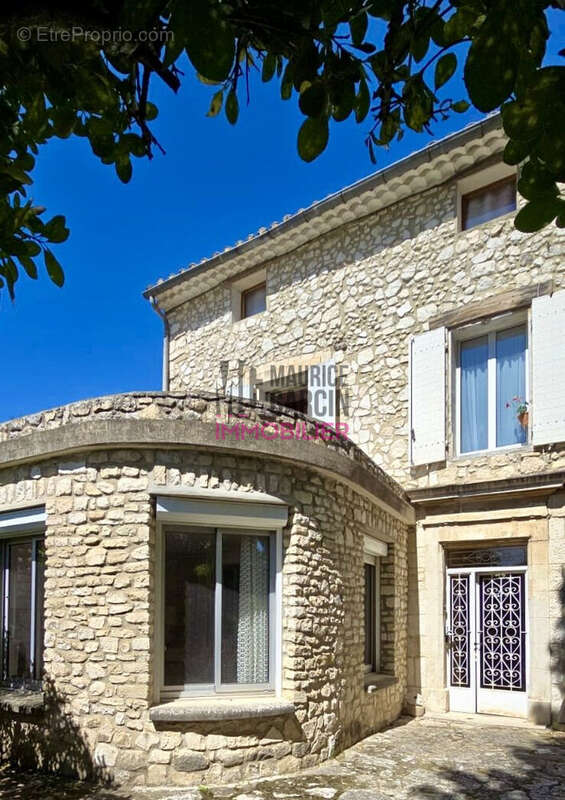 Maison 175 m² à Pernes-Les-Fontaines  - photo 2