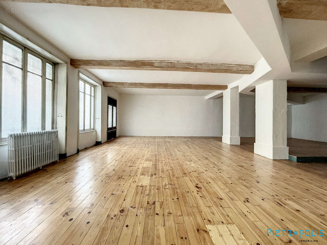 Commerce 207 m² à Tarare  - photo 5