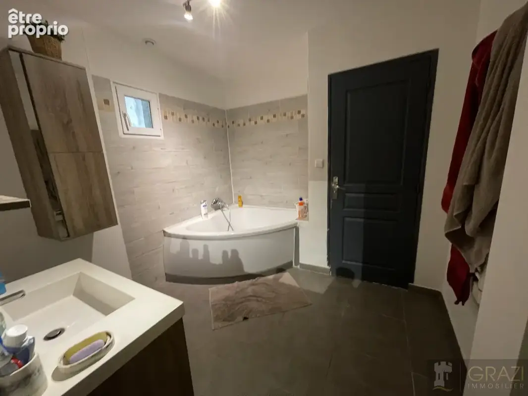 Appartement T3   70 m2  en rez-de-jardin   Toulon Ouest - photo 8