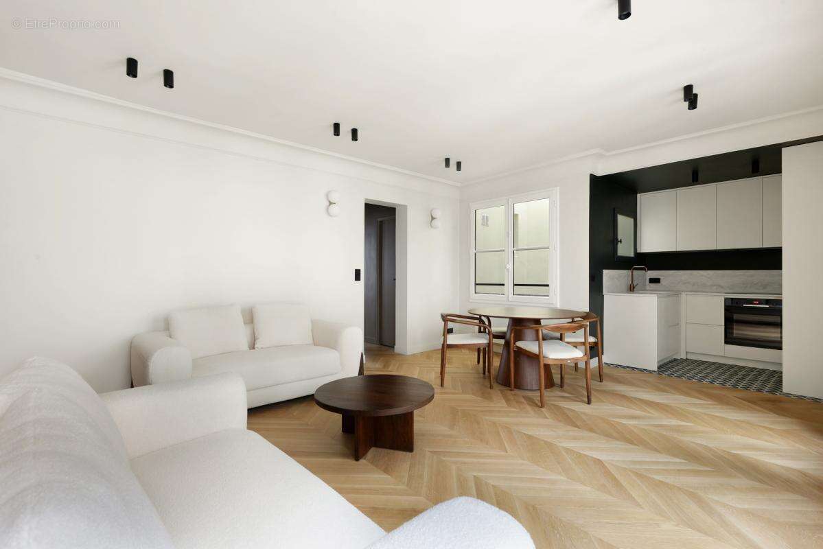 Appartement à PARIS-1E