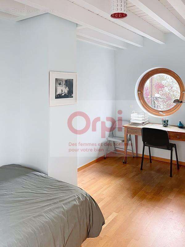 Maison à ISSY-LES-MOULINEAUX