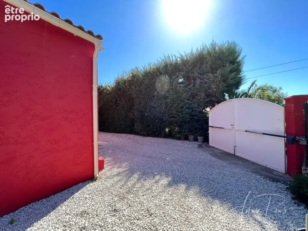 Dpt Var (83), à vendre HYERES Villa sans vis à vis- 1000m² de terrain - 3 chambres  - piscine - jardin - GARAGE - photo 74