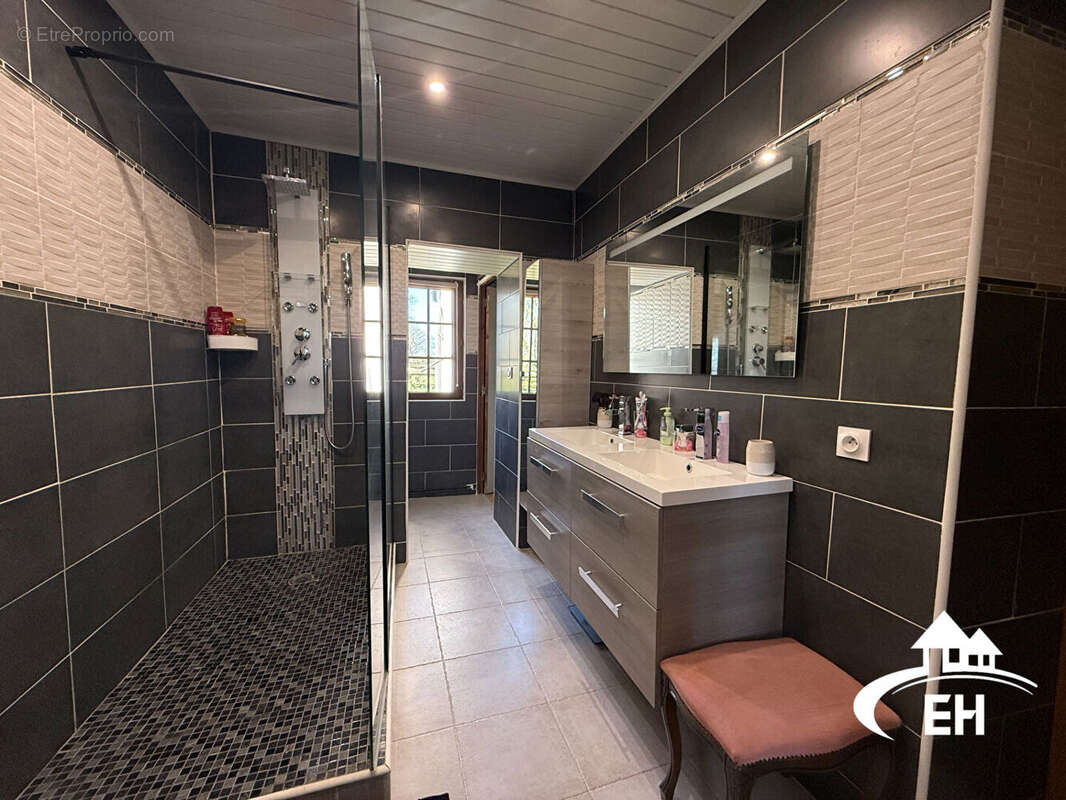 Maison à L&#039;AIGLE