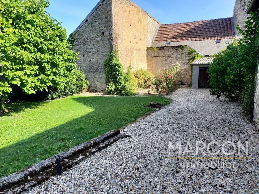 Maison à BENEVENT-L&#039;ABBAYE