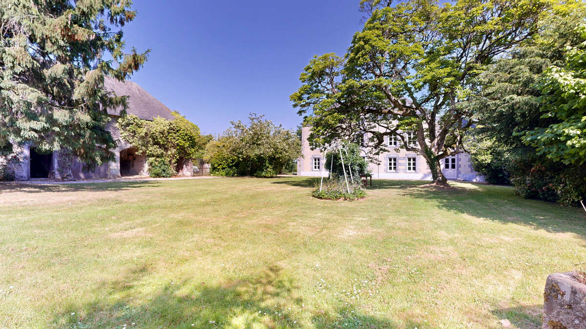 Maison à SAINT-DENIS-LE-GAST