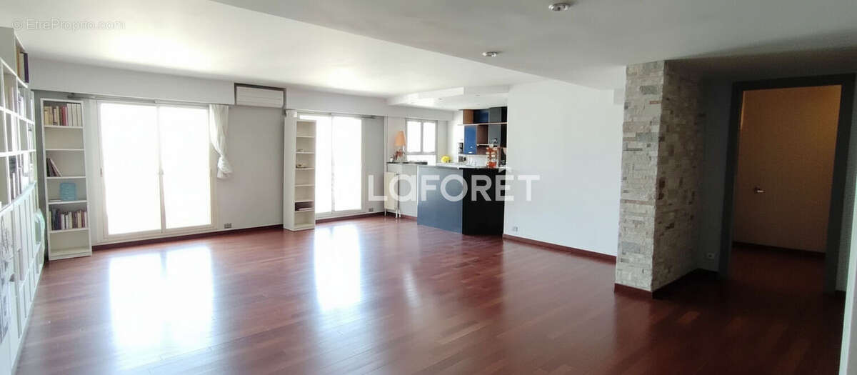 Appartement à PARIS-14E