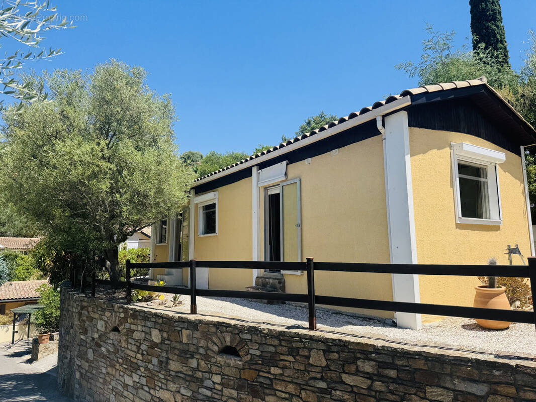 Maison à BORMES-LES-MIMOSAS