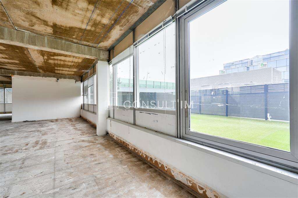 Commerce à SAINT-CLOUD