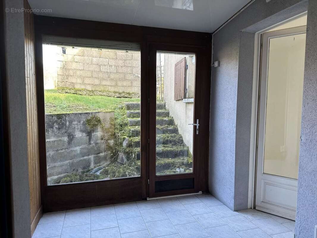 Maison à MONTIGNAC-LE-COQ