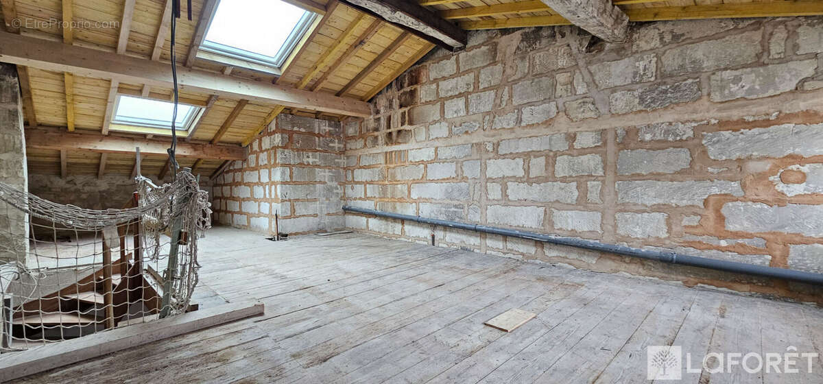 Appartement à SAINTES