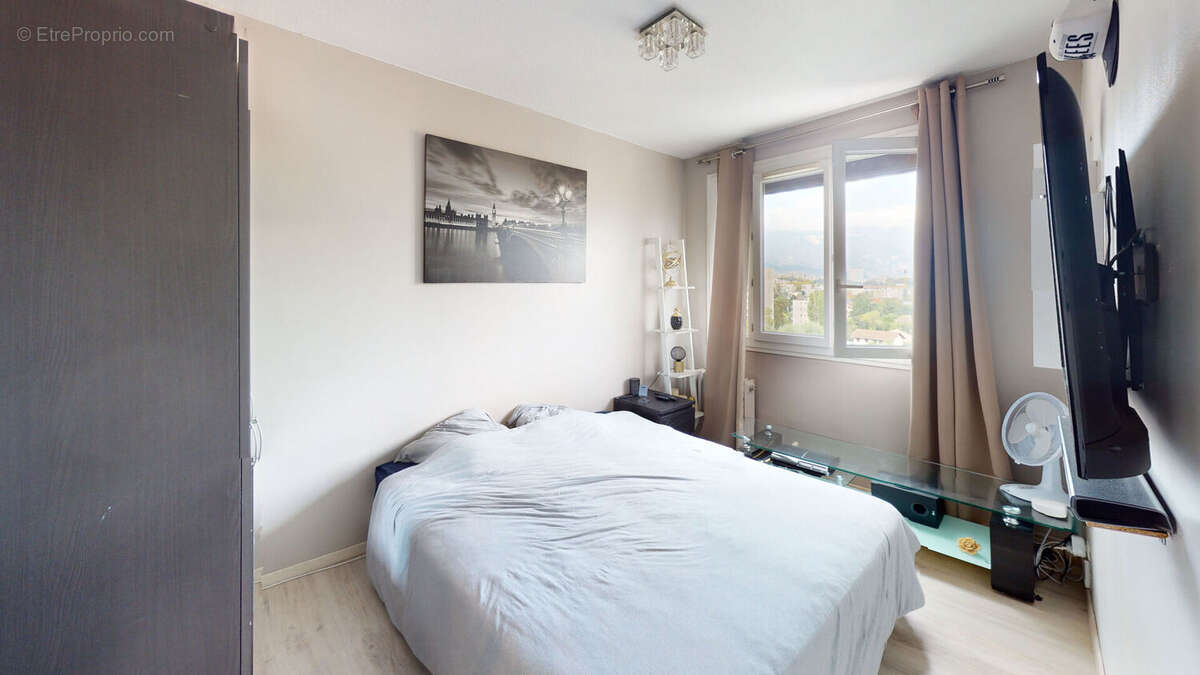 Appartement à SAINT-MARTIN-D'HERES