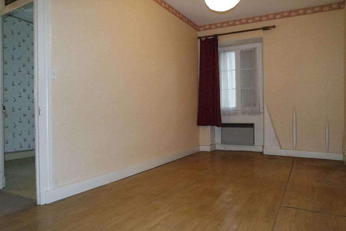 Sainte solange immeuble a renover de 140m² - photo 10