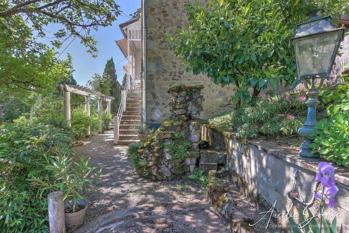  Maison en pierre à vendre à Saint-Priest-Taurion - photo 10