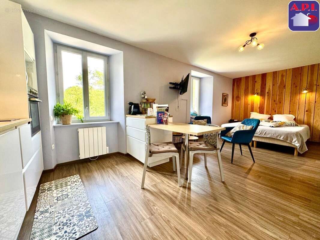 Appartement à USSAT