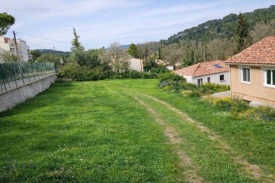 Terrain à CARNOULES