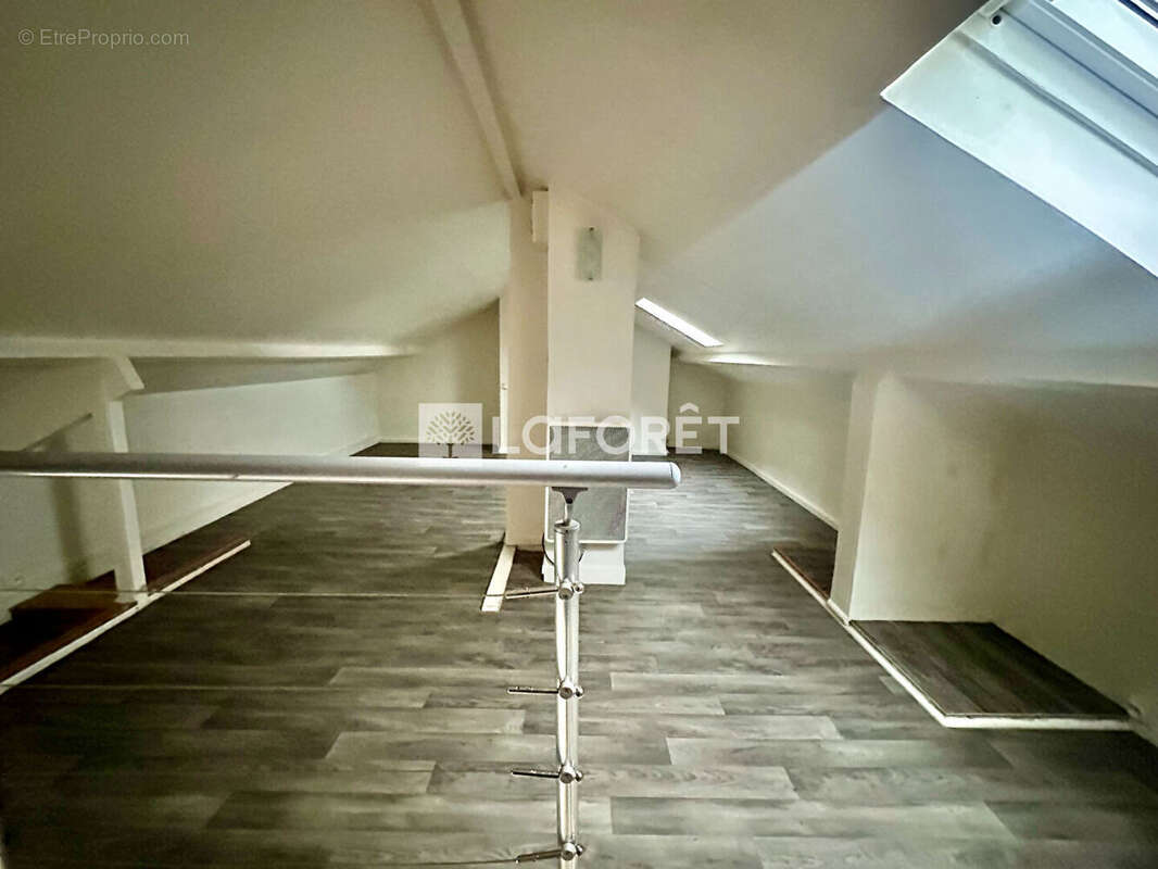 Appartement à LES PAVILLONS-SOUS-BOIS