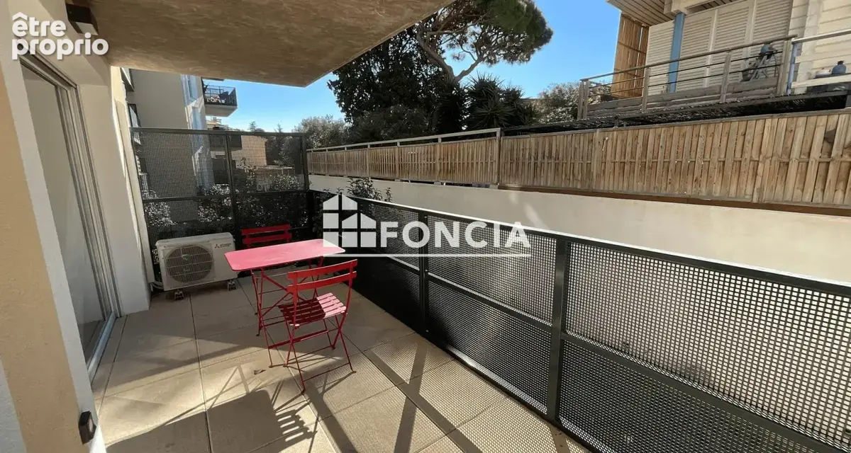 Sete-appartement t3 - terrasse-parking ferme privatif-proche gare - photo 2
