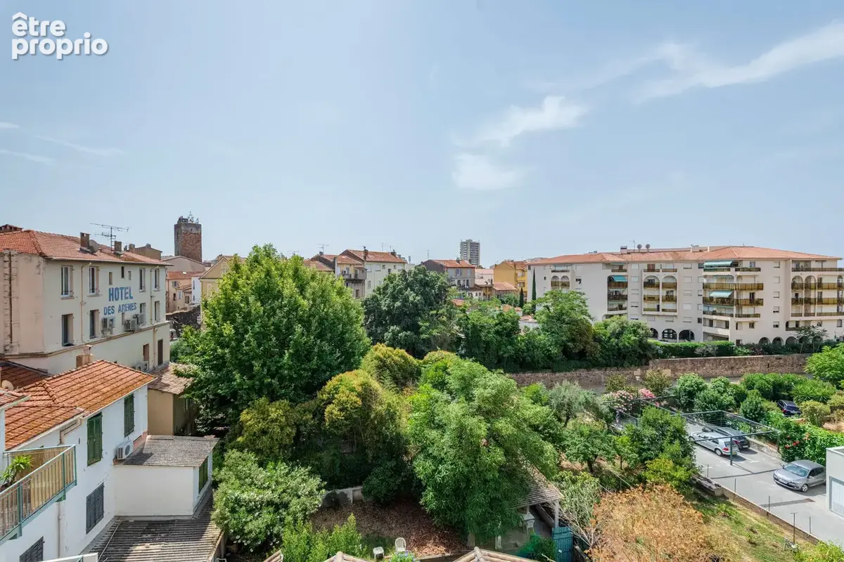 Saint raphael appartement derniere etage centre ville terrasse et garage au calme - photo 16