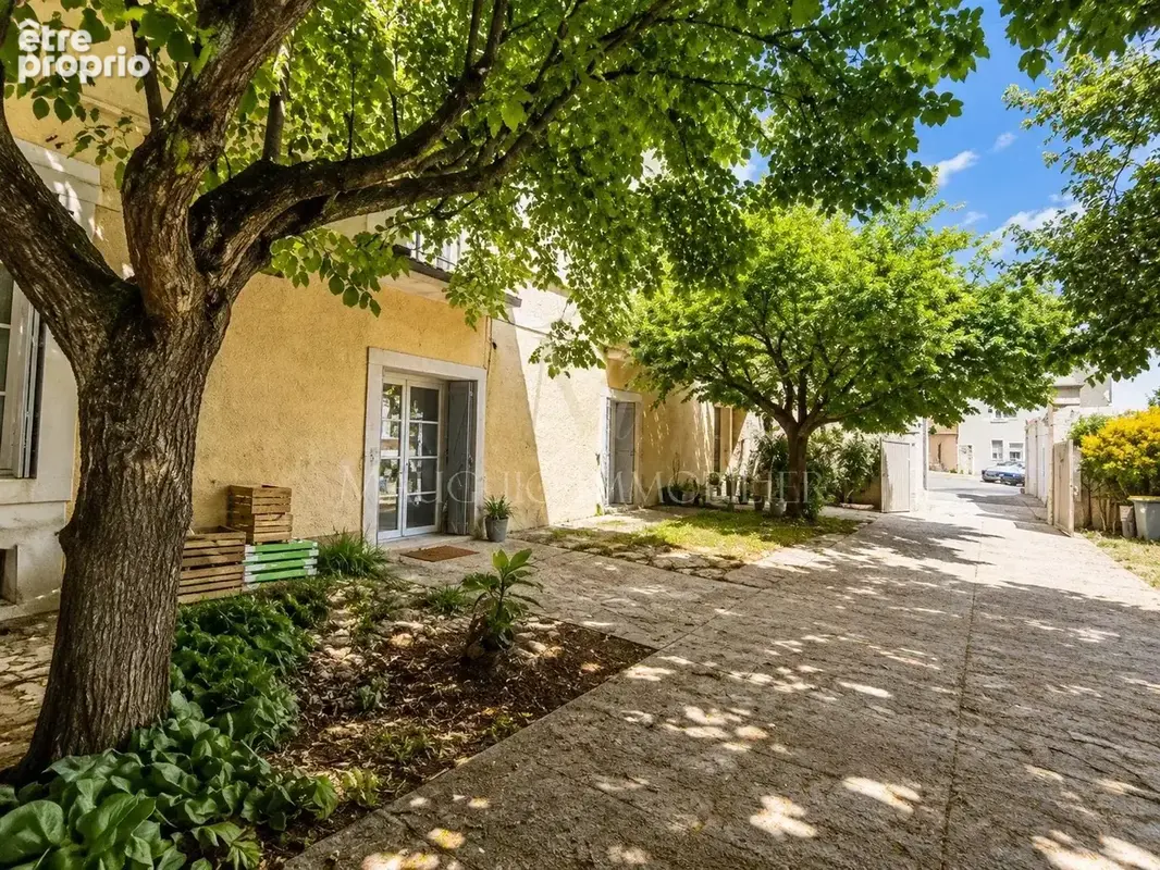Appartement F5 - Rez-de-jardin - photo 2