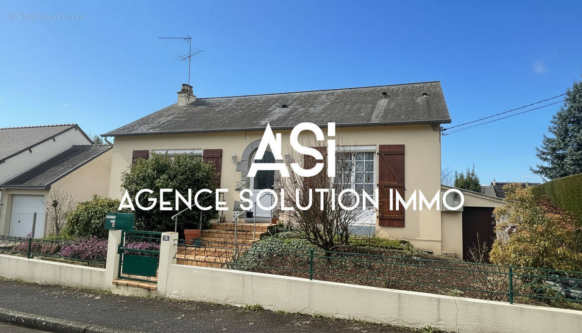 Maison à AMBRIERES-LES-VALLEES