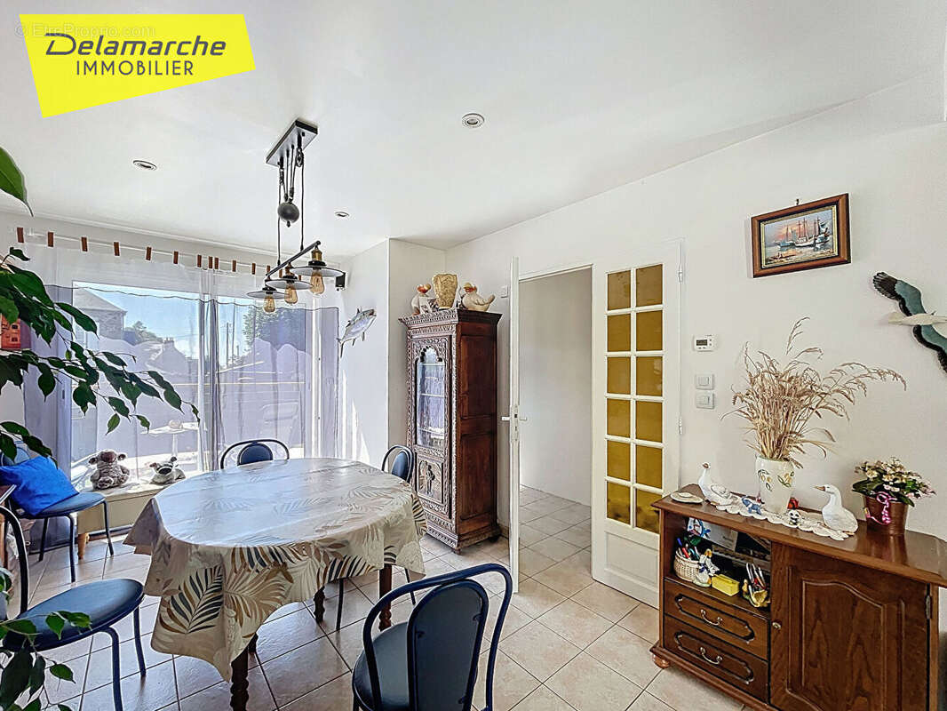 Maison à BRICQUEVILLE-SUR-MER