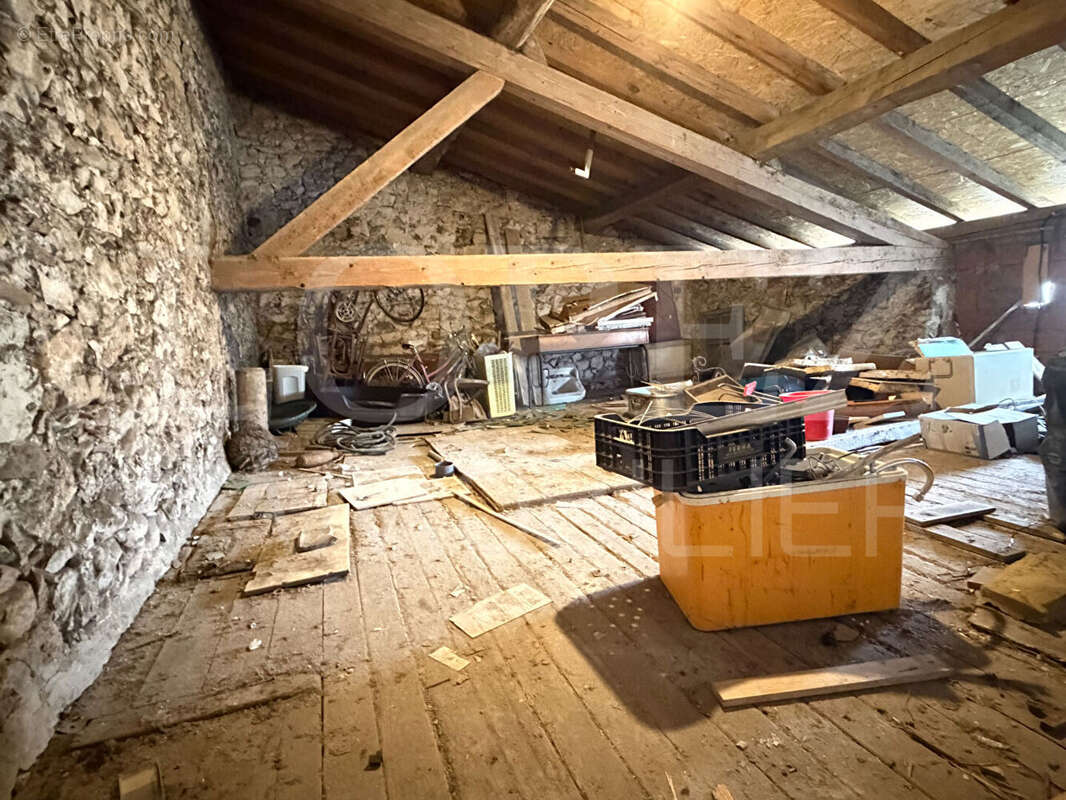 Maison à LABRUGUIERE