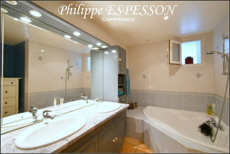 Maison à FOURQUES-SUR-GARONNE