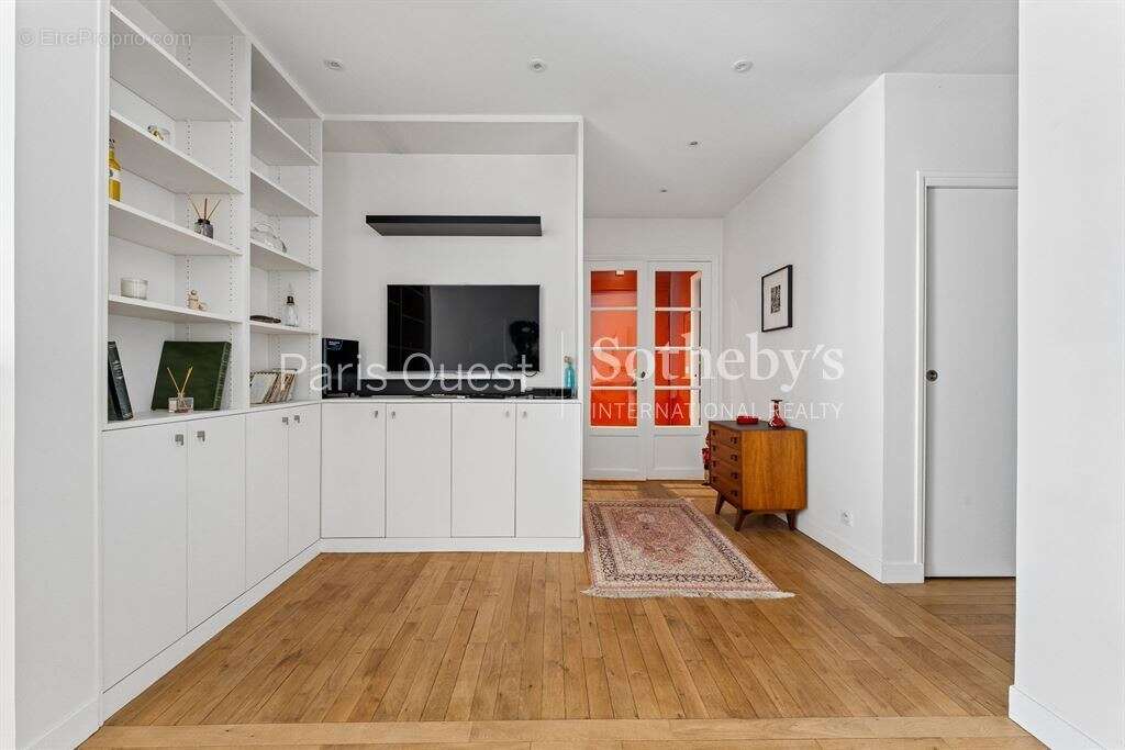 Appartement à NEUILLY-SUR-SEINE