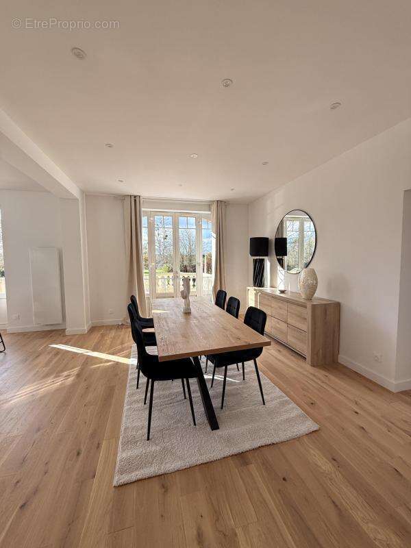 Maison à BONNEVILLE-SUR-TOUQUES