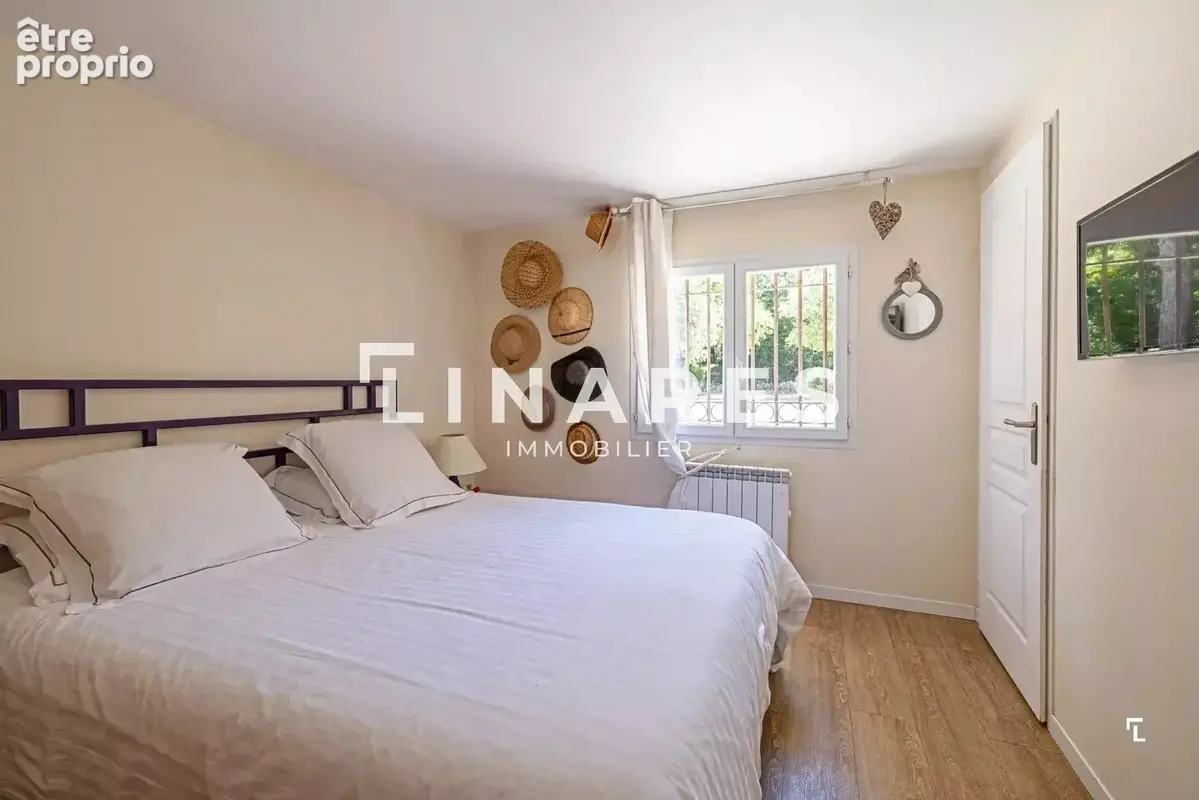 Villa LA NIEGA - Propriété familiale de 240m2 avec piscine et un appartement  T2 indépendant  - Ventabren - photo 14