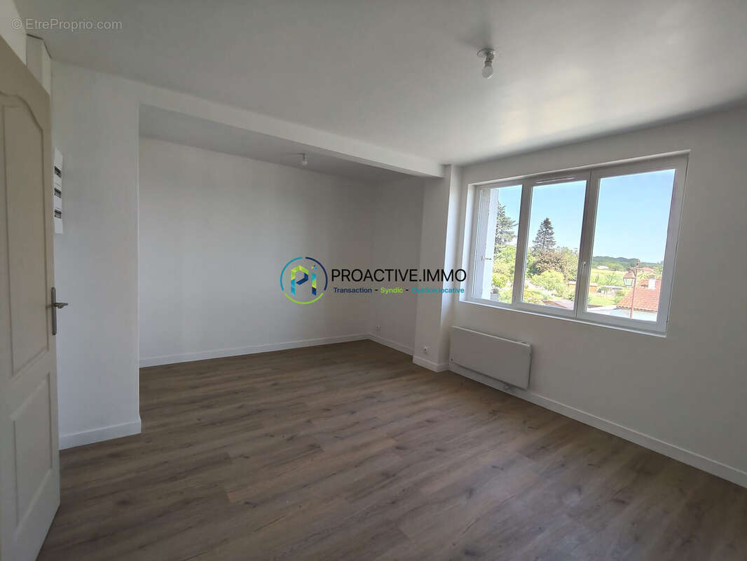 Appartement à VELINES