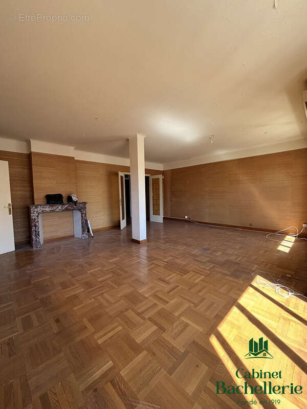 Appartement à MARSEILLE-6E