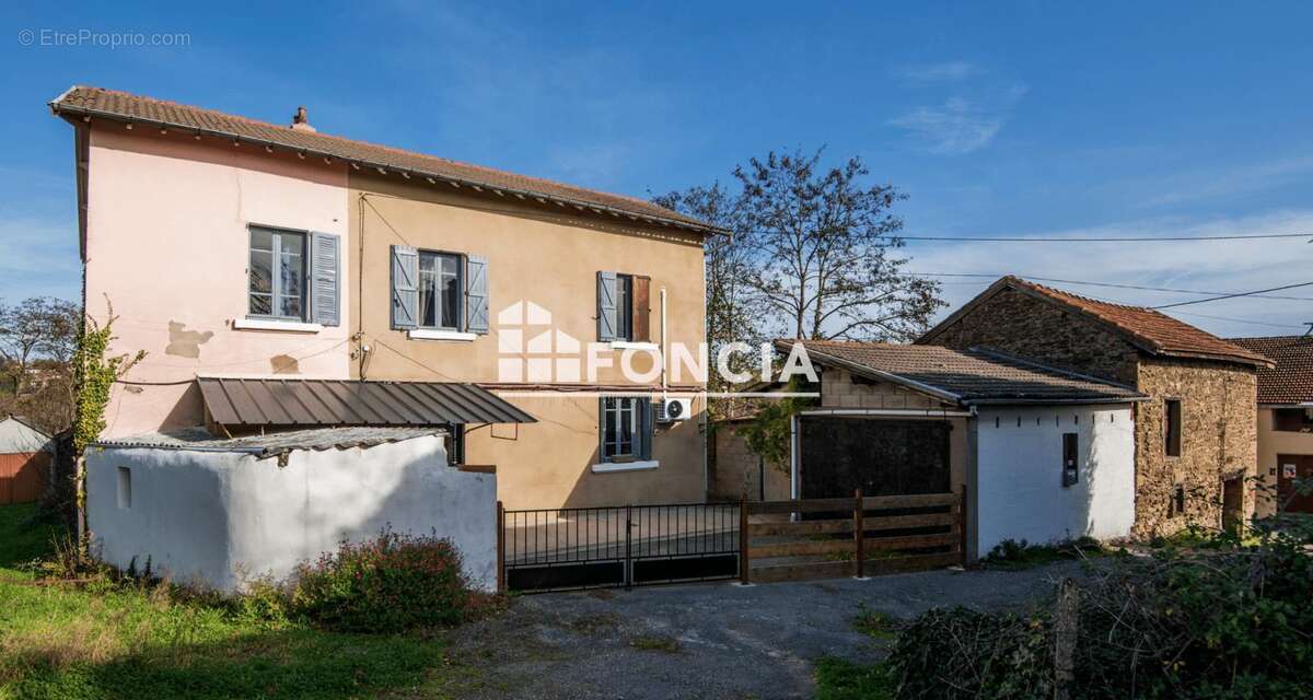 Maison à DECAZEVILLE