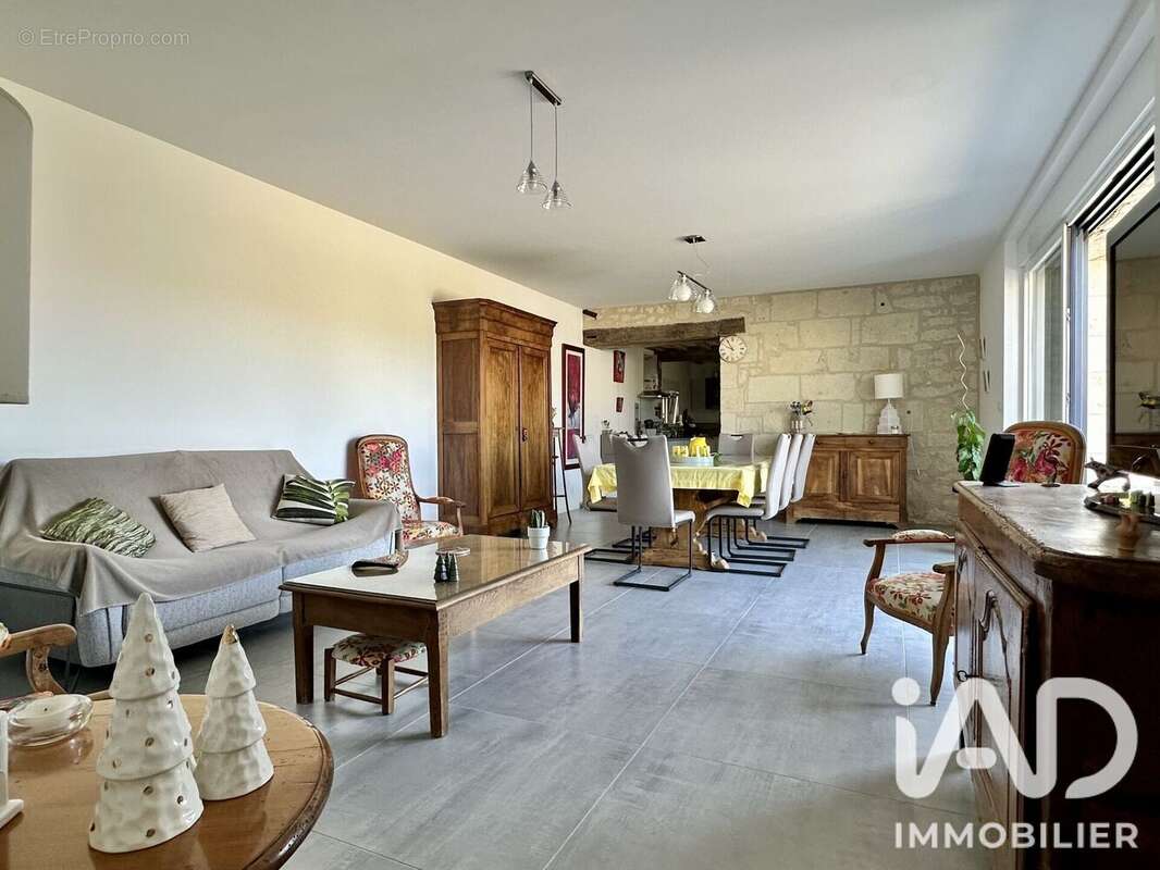 Maison 152 m² à Huismes  - photo 4