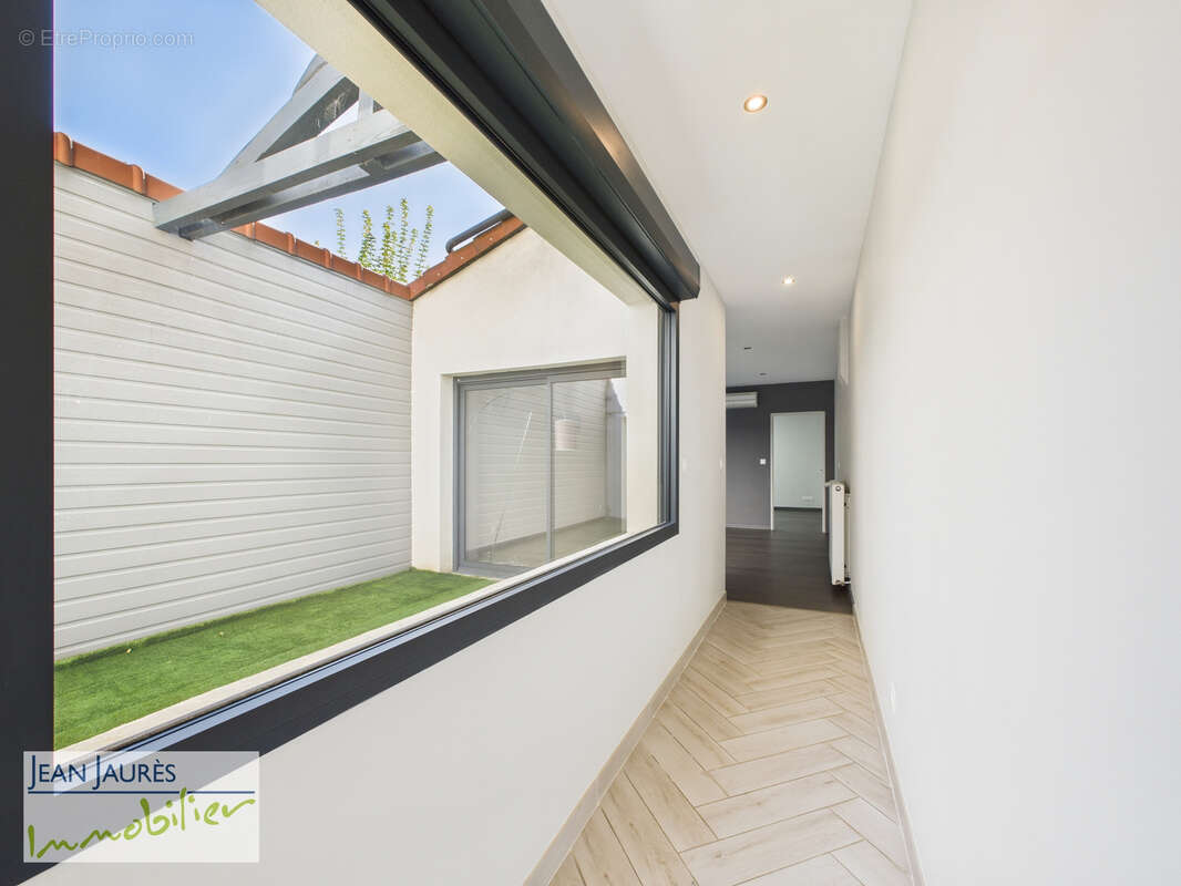 Maison à SAINTE-SAVINE