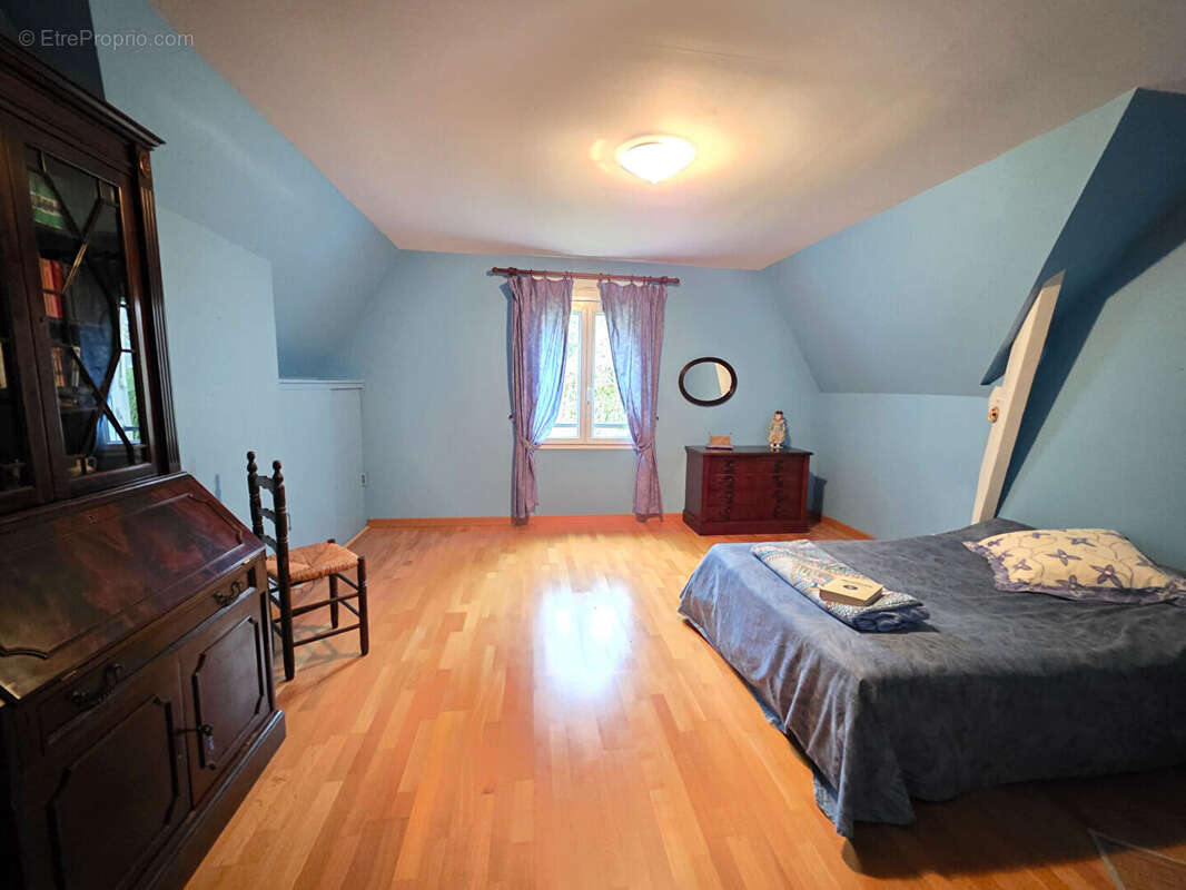 Maison à CREVECOEUR-LE-GRAND