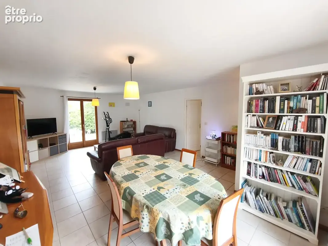 Maison T4 de plain-pied de 93 m2 avec jardin clos, piscine et garage - photo 5