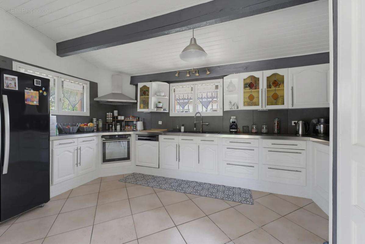 Maison de 6 pièces de 154 m² à Blésignac - photo 6